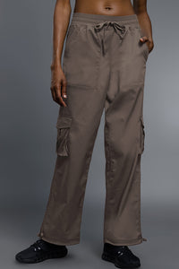 Women Fleece-Lined Loose Cargo Workout Pants with Adjustable Hem