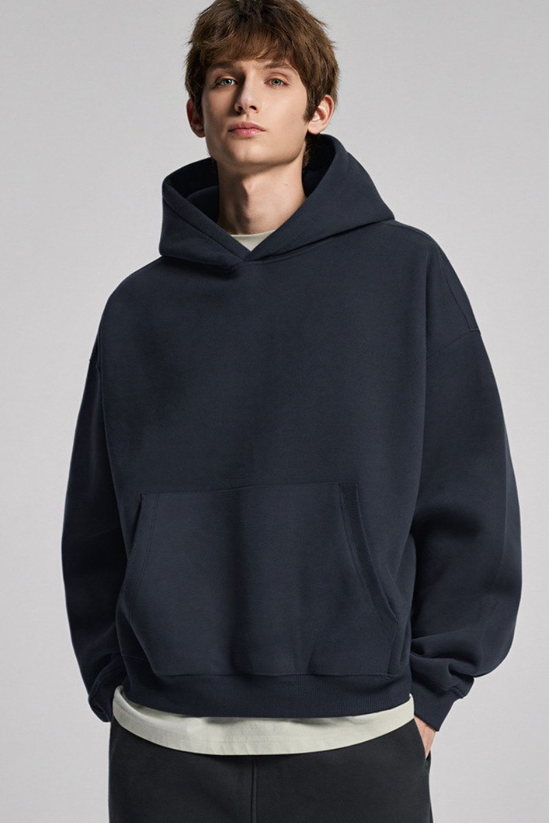 Insulated and thick-cuffed hoodie