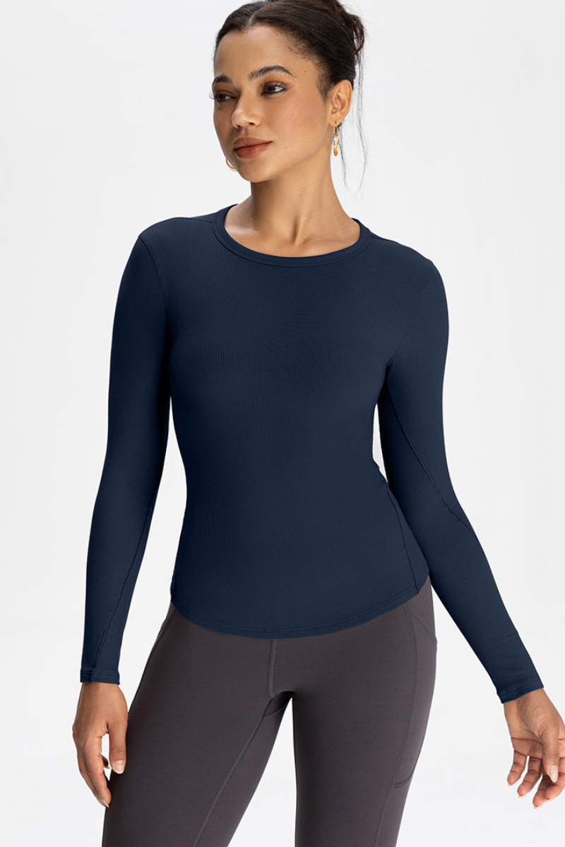 Naked-feeling, form-fitting long T-shirt