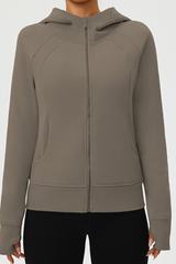 Women's hight strech full-zip hooded sports jacket.