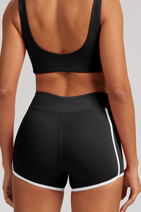 Color-contrast yoga shorts