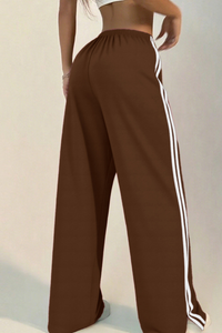 Women’s sporty wide-leg pants.