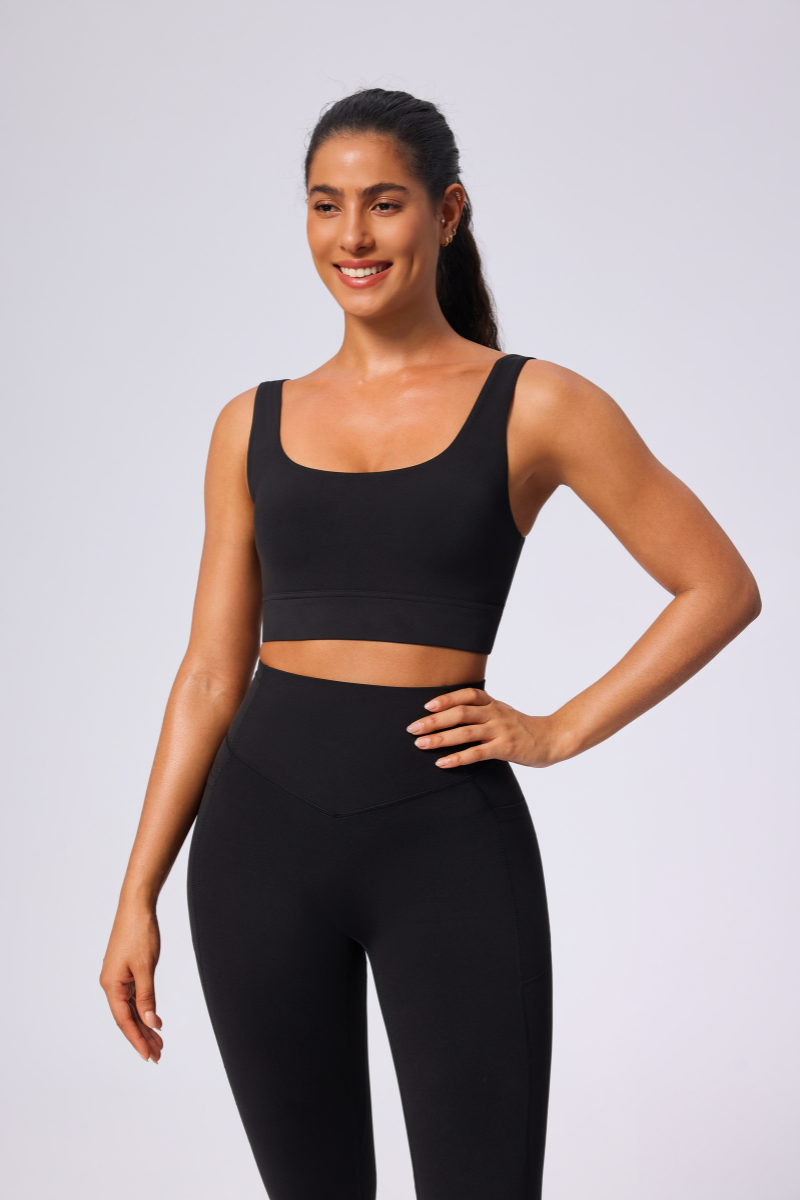 Women's Two-Piece Set: Sports Bra & Pocket Yoga Leggings