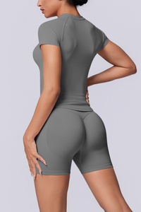 Women's Seamless Sets:Slim Fit T-shirt And Shorts