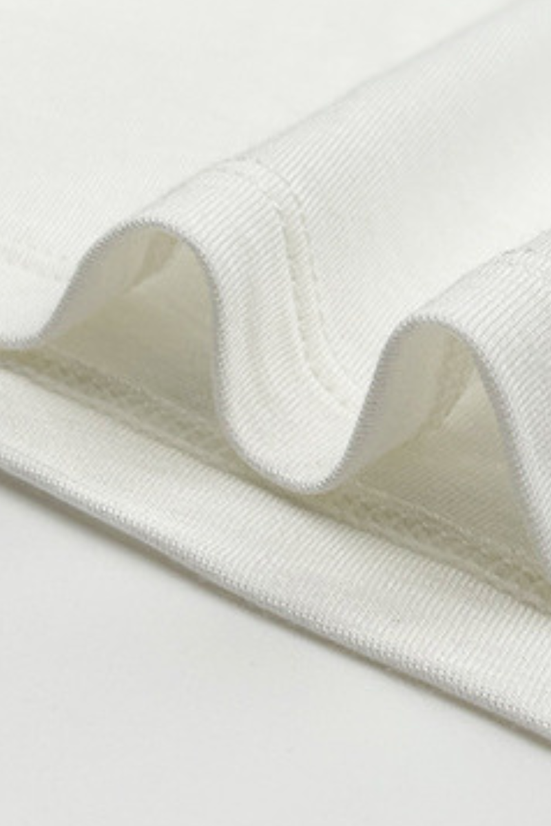 Women's body-hugging top