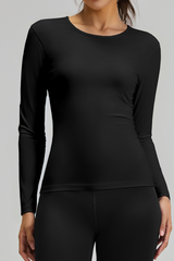 Round-necked, form-fitting long-sleeved top