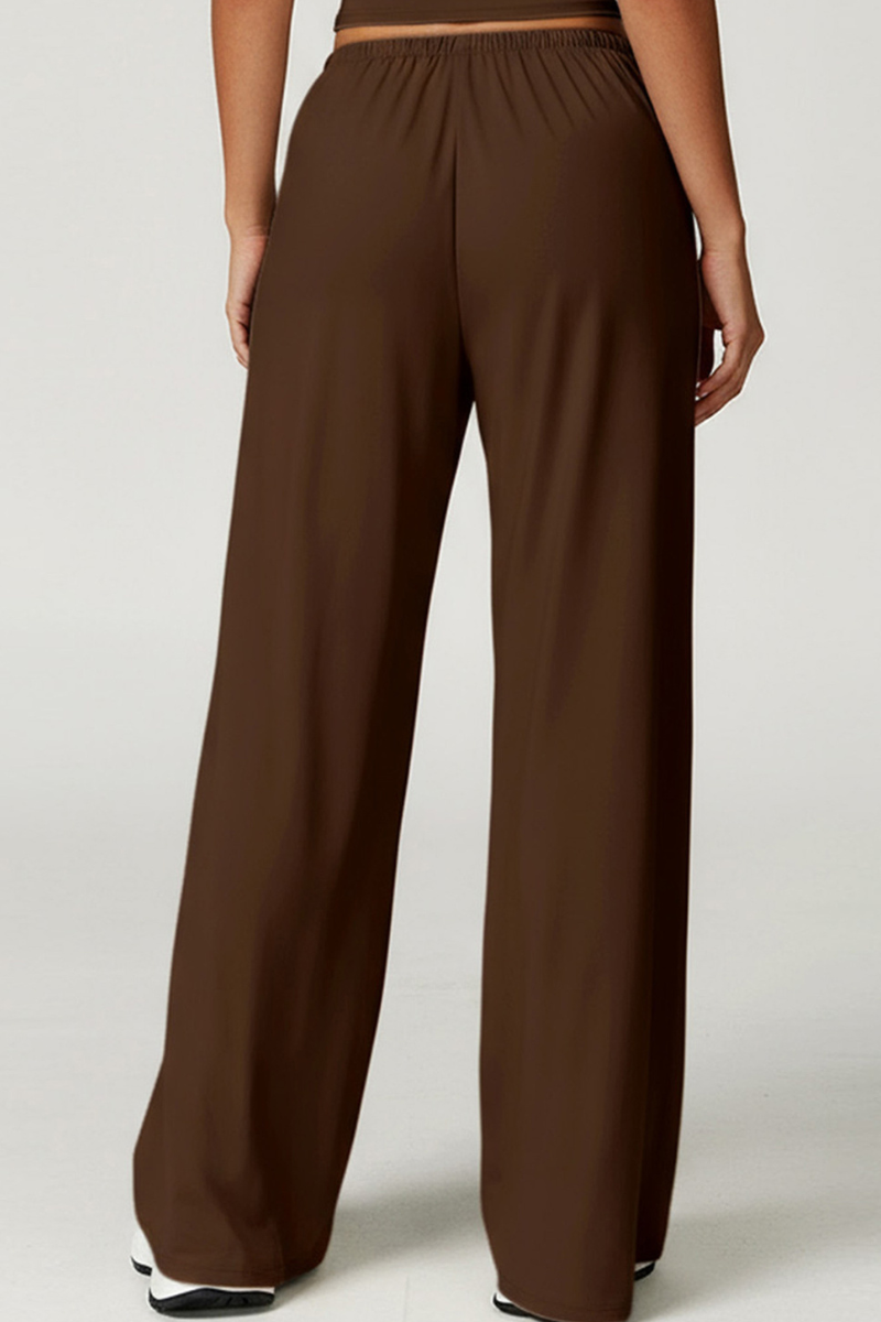 Women's slouchy straight-leg casual pants.
