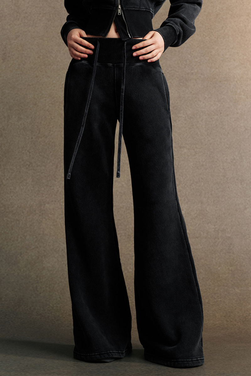 Women's vintage style  flarepants.