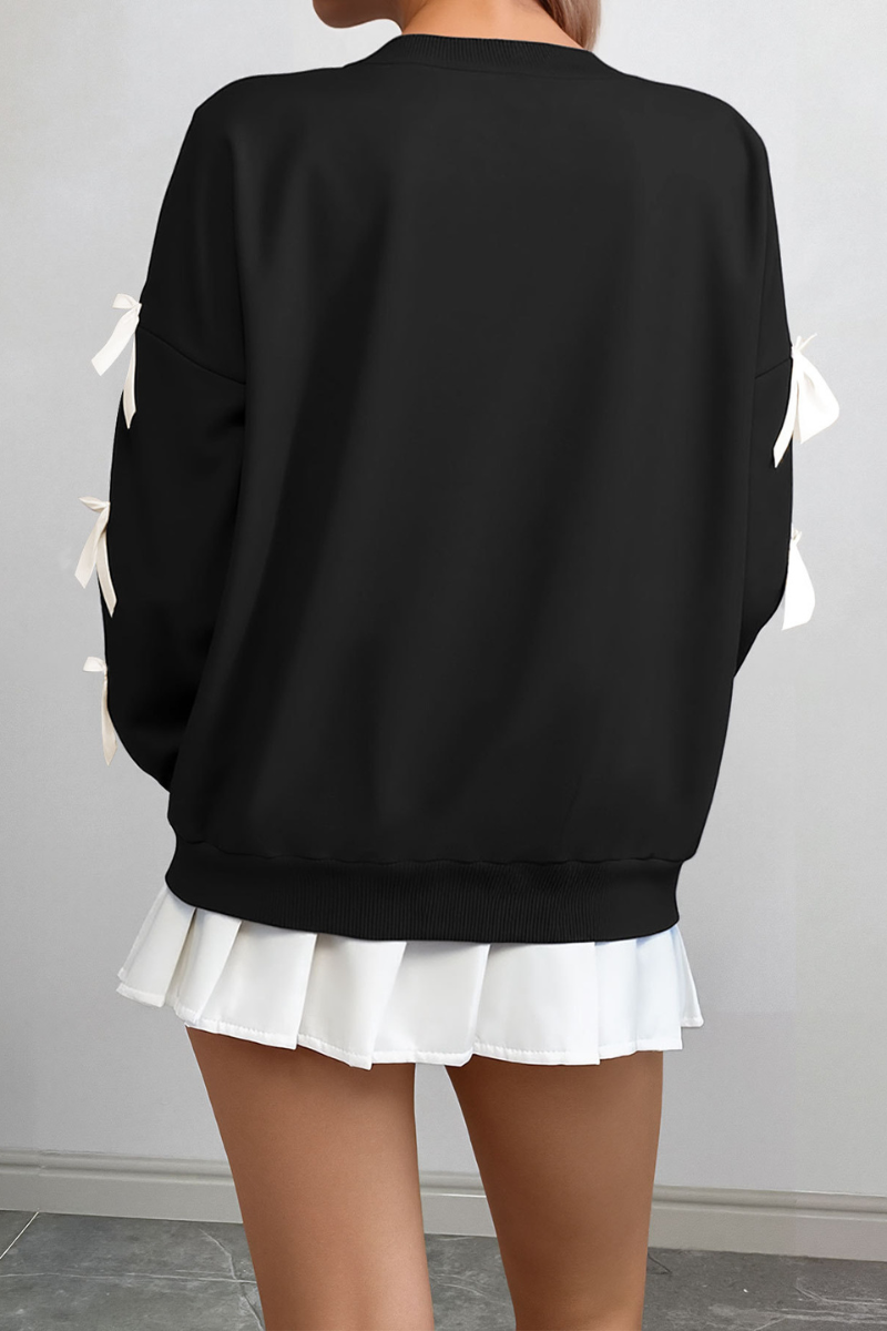 Round-necked, bow-style, red Christmas-themed sweatshirt