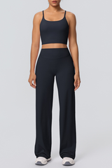 Women's solid color sportswear set.