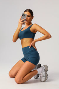U-shaped back sports bra + classic sports shorts 2-piece set