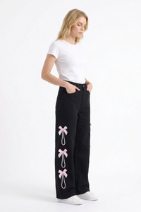 Women's High Waist Bow & Pearl Chain Detail Jeans