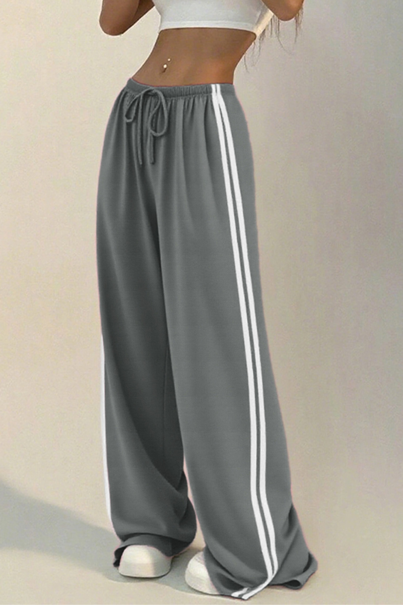 Women’s sporty wide-leg pants.