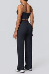 Women's solid color sportswear set.