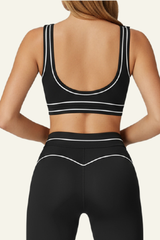 Women's  Color-blocked backless form-fitting sports bra.