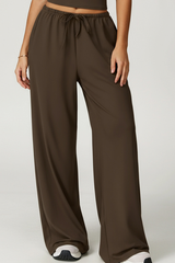 Women's slouchy straight-leg casual pants.