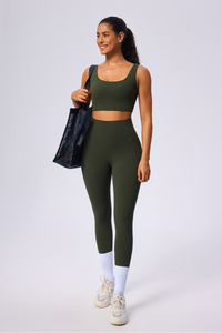 Women's Two-Piece Set: Sports Bra & Pocket Yoga Leggings