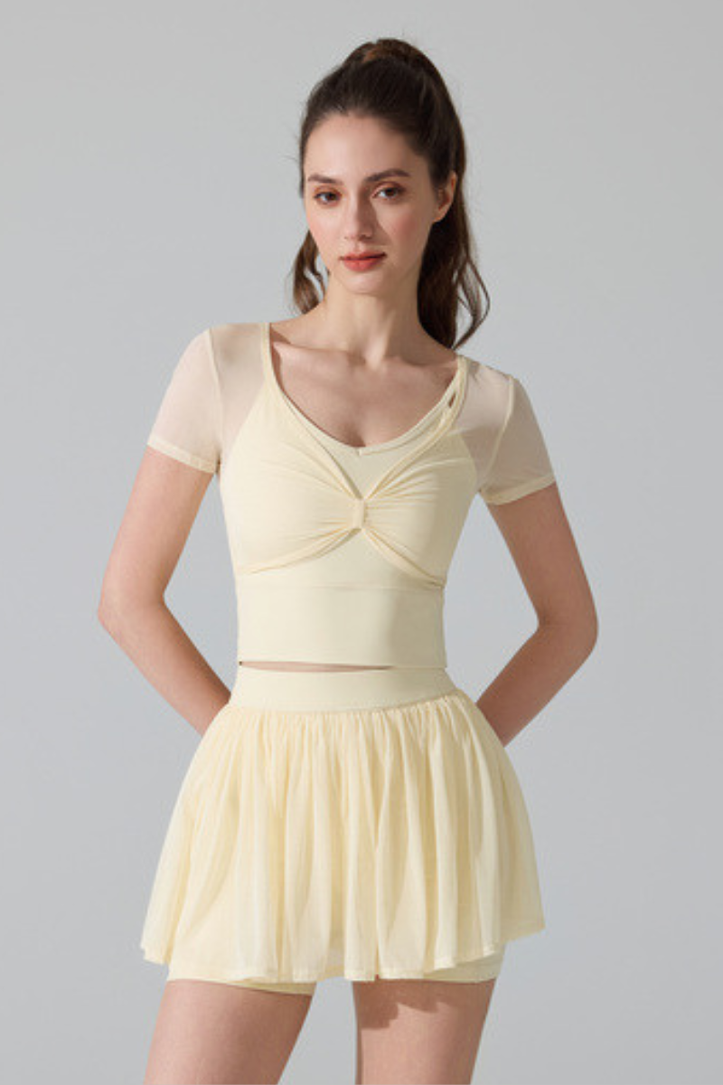 Women's Athleic Set:Faux Two-Piece T-shirt And Mini Skirt