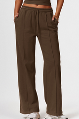 Women’s streetwear straight-leg casual pants.