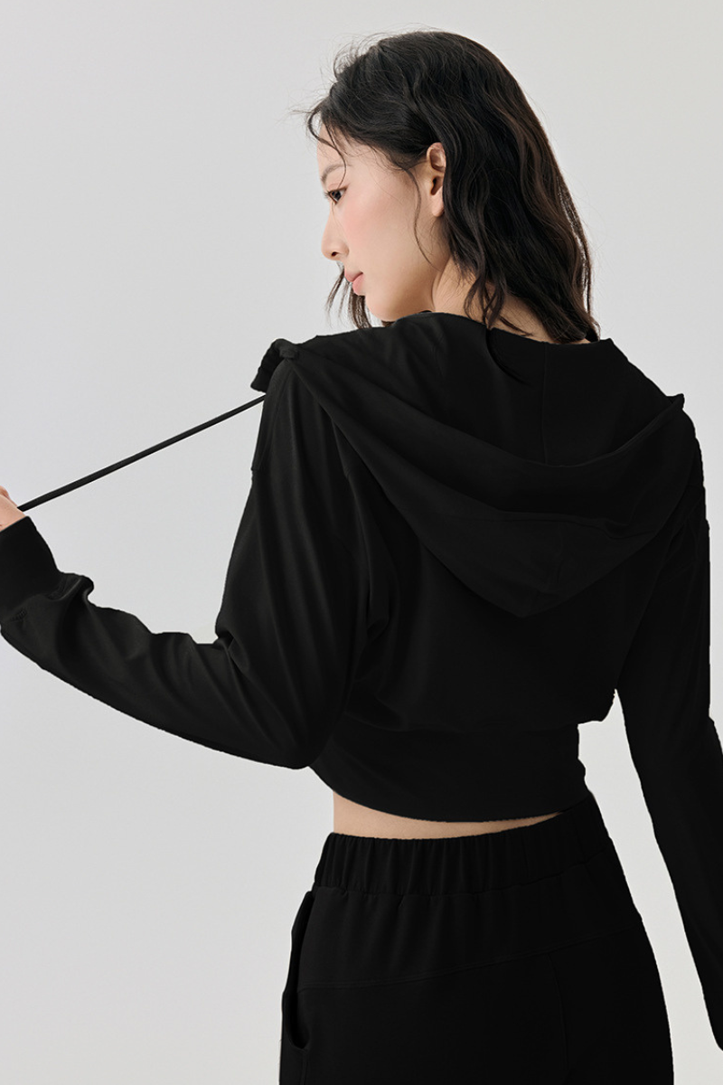 Short-sleeved hooded sports jacket.