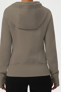 Women's hight strech full-zip hooded sports jacket.