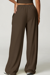 Women's slouchy straight-leg casual pants.