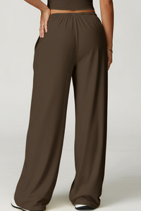 Women's slouchy straight-leg casual pants.