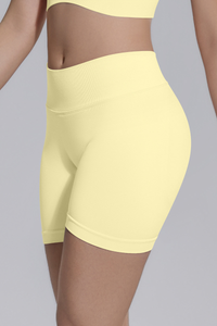 Women's Seamless V Back Lifting Hip No Front Seam Yoga Short