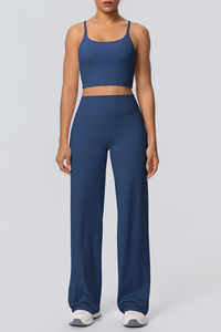 Women's solid color sportswear set.