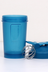 Portable Fitness Shaker Cup 400ml with Wire Ball & Scale