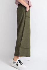Leisure-style wide-leg pants