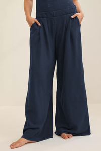 High-waist yoga pants with a floor-length design