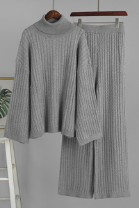 Soft and chewy sweater and knitted set
