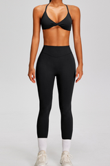Women's Sets:Twist-Front Cross Back Bra And Pleated Leggings