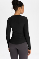 Naked-feeling, form-fitting long T-shirt