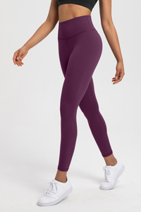 Tight-fitting athletic pants