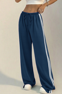 Women’s sporty wide-leg pants.