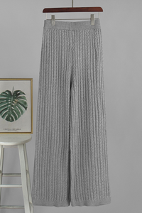 Soft and chewy sweater and knitted set