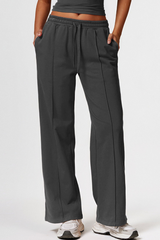 Women’s streetwear straight-leg casual pants.