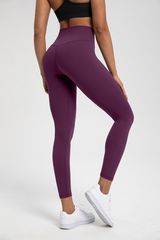 Tight-fitting athletic pants