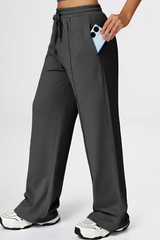 Women’s streetwear straight-leg casual pants.