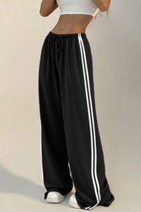 Women’s sporty wide-leg pants.