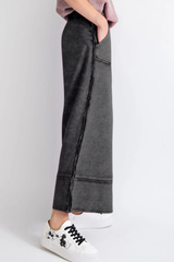 Leisure-style wide-leg pants