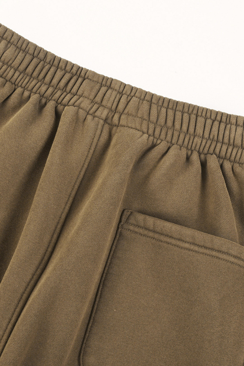 Men's discounted  hem-trimmed pants