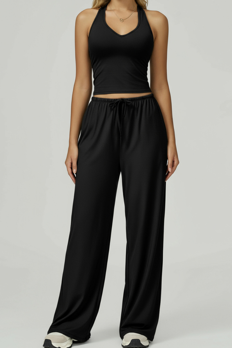 Women’s casual sweatshirt set.