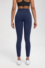 Tight-fitting athletic pants