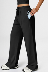 Women’s streetwear straight-leg casual pants.