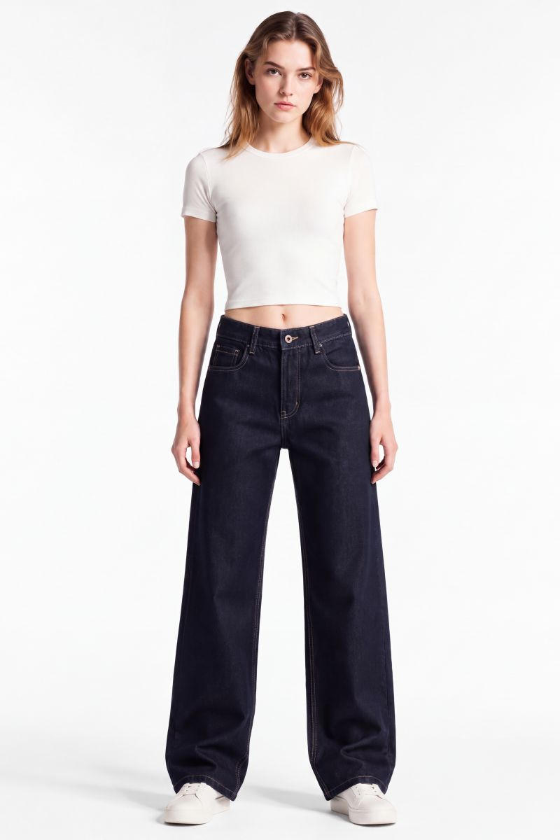 Women's Fall Mid Rise Side Pocket Straight Leg Jeans
