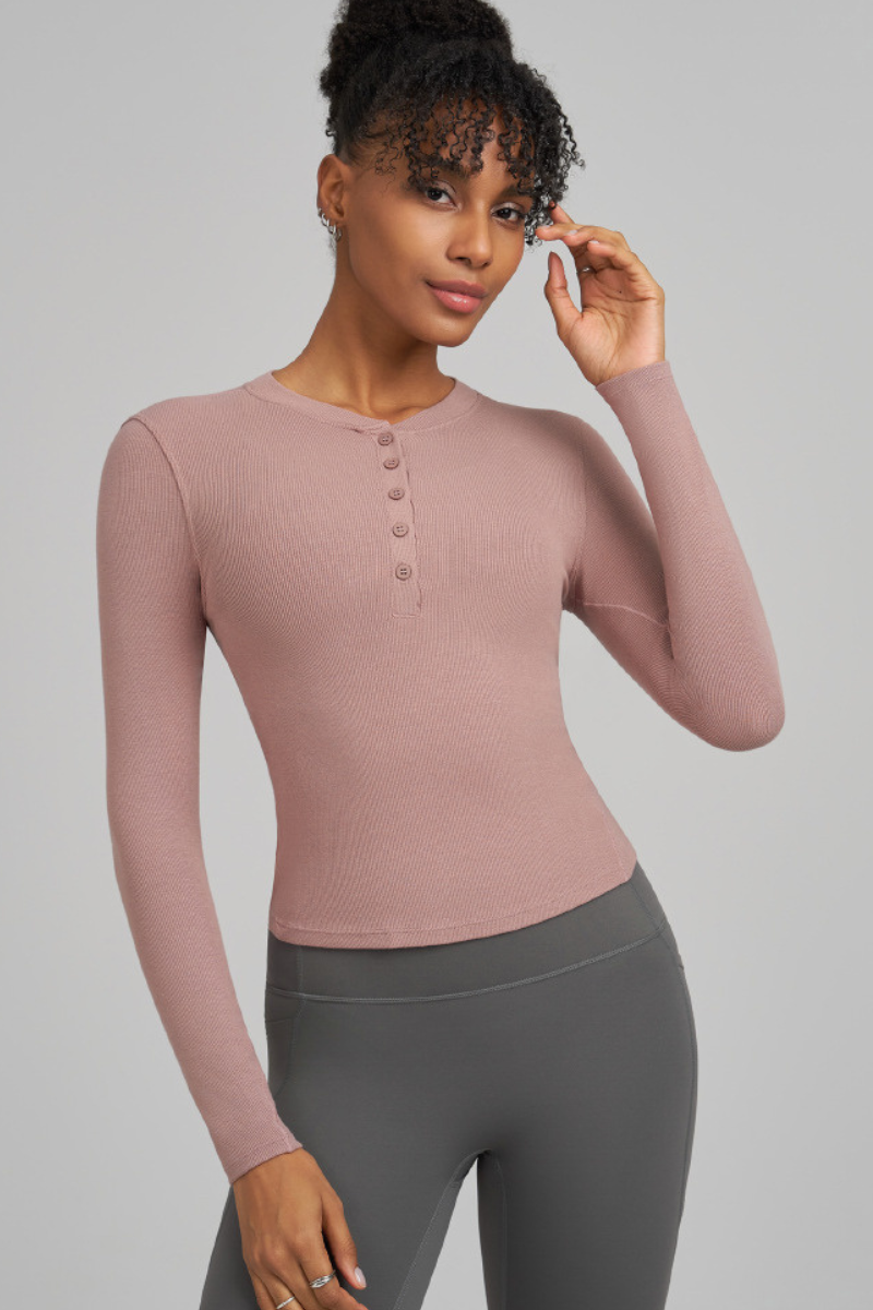 Women's long-sleeved, form-fitting sports top