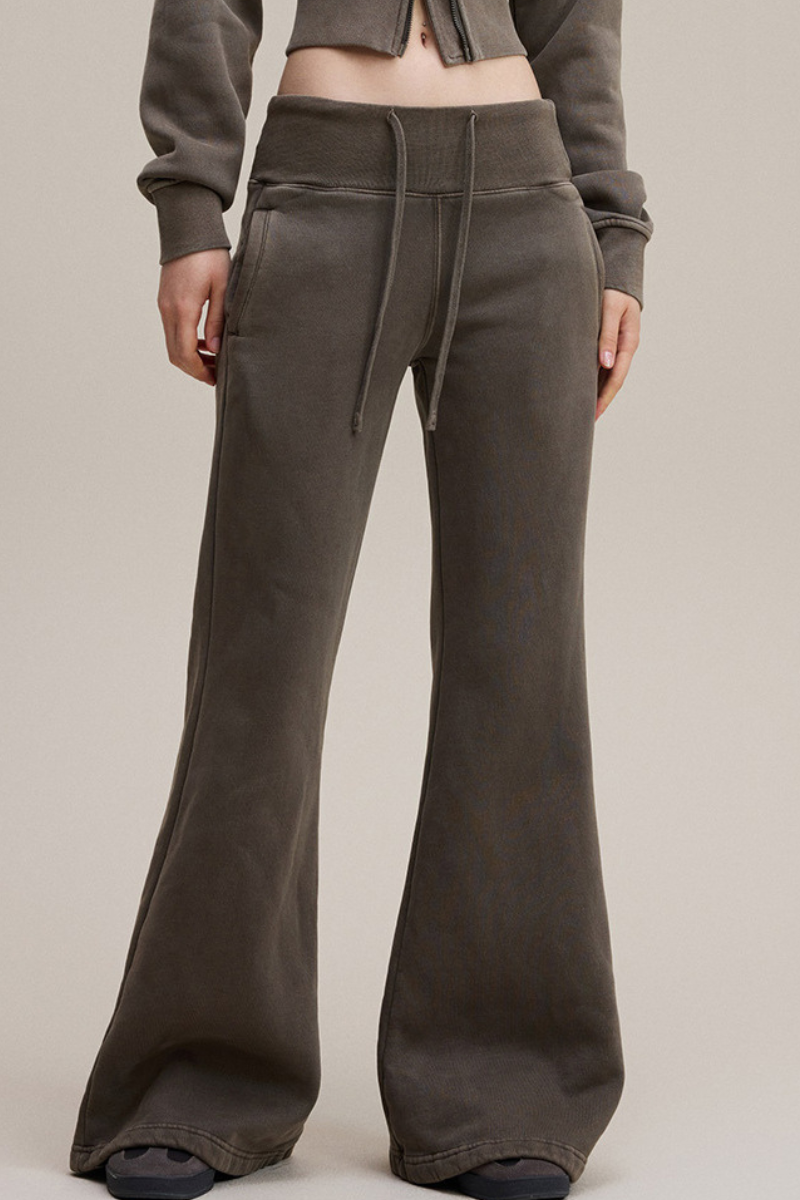 Women's vintage style  flarepants.